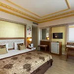 Crystal Palace Luxury & 리조트 시데