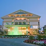 Crystal Palace Luxury & 5* 시데