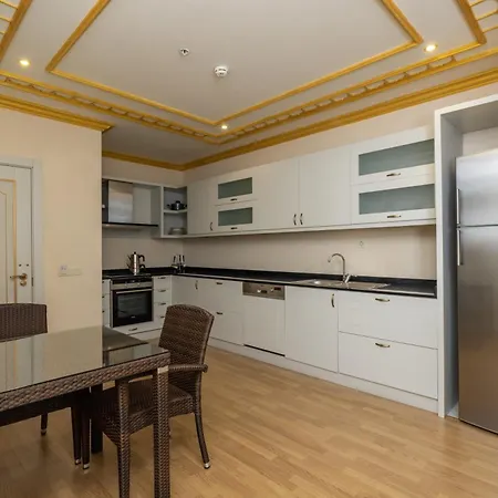 Crystal Palace Luxury & 5* Side