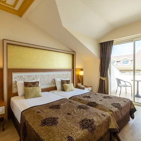 Complex Crystal Palace Luxury &