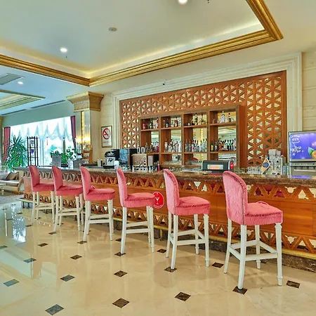 Crystal Palace Luxury & Üdülőközpont Side