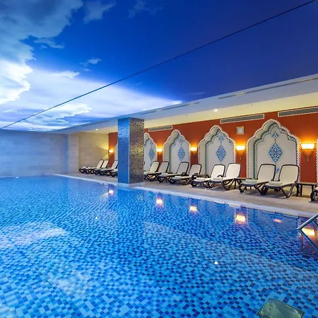 Crystal Palace Luxury & Semesteranläggning (resort)