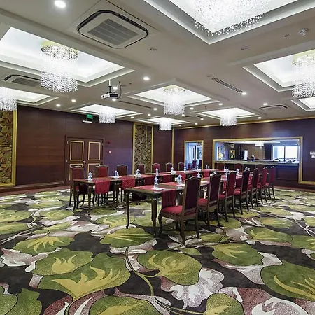 Crystal Palace Luxury & Semesteranläggning (resort)