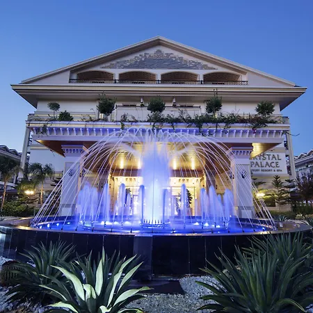 Crystal Palace Luxury & Semesteranläggning (resort)