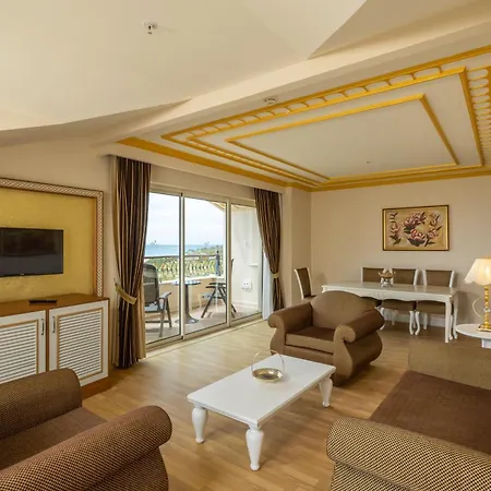 Crystal Palace Luxury & Курортный комплекс