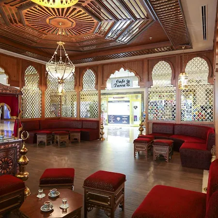 Crystal Palace Luxury & סייד