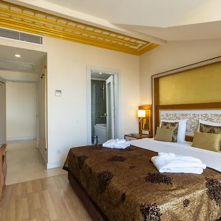 Crystal Palace Luxury & אתר נופש 5*