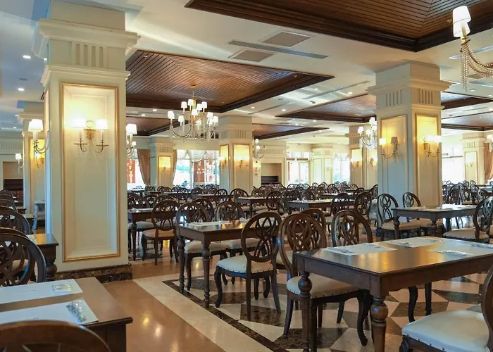 Crystal Palace Luxury & Resort 5*