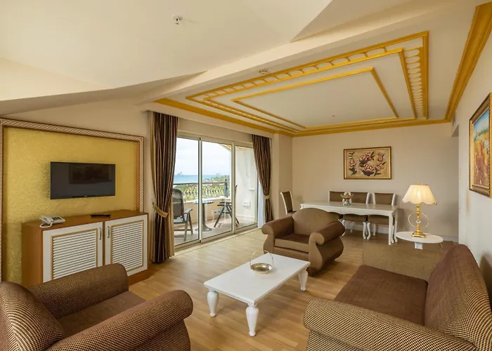 Crystal Palace Luxury & Resort