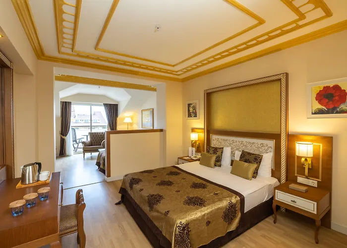 Resort Crystal Palace Luxury &