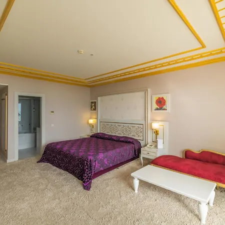 Crystal Palace Luxury &